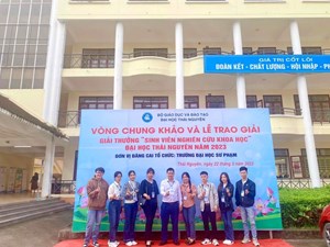 Sinh viên khoa CNSH – CNTP đạt giải tại chung khảo giải thưởng Sinh viên nghiên cứu khoa học Đại học Thái Nguyên năm 2023.